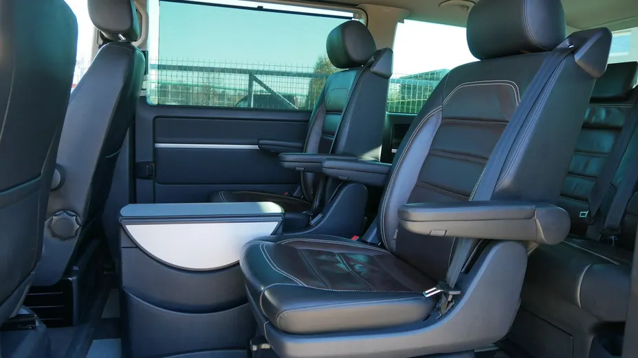 VOLKSWAGEN Multivan -