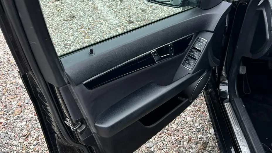 MERCEDES-BENZ C Klasa -