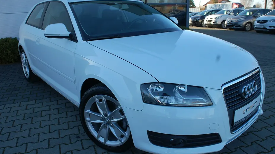 AUDI A3 -
