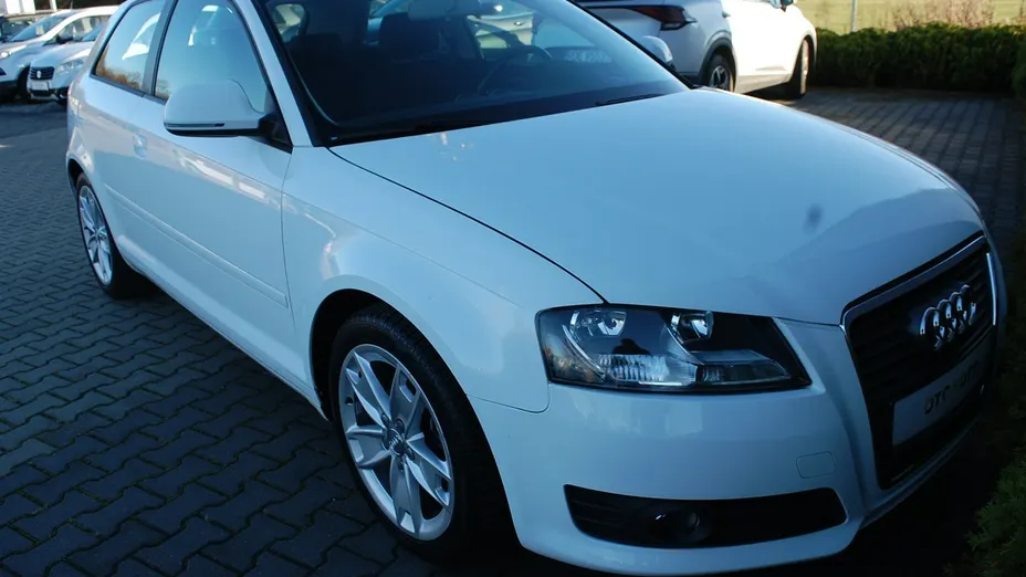 AUDI A3 -