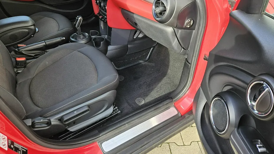 MINI Cooper -