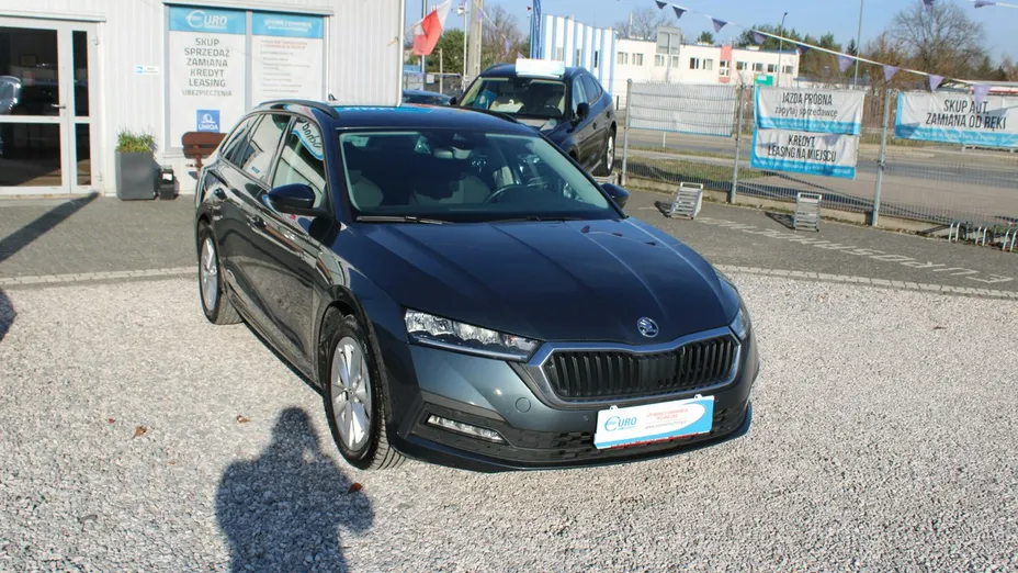 SKODA Octavia -