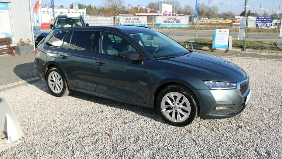 SKODA Octavia -