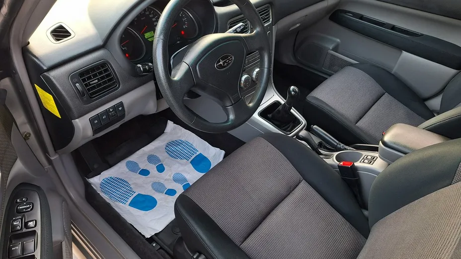 SUBARU Forester -