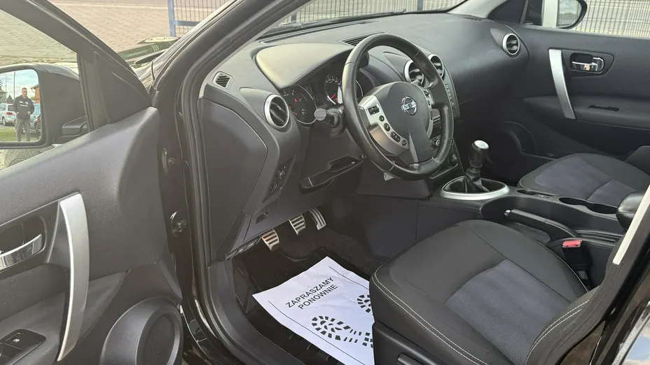 NISSAN Qashqai -