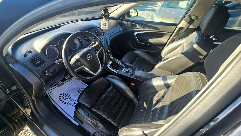 OPEL Insignia -