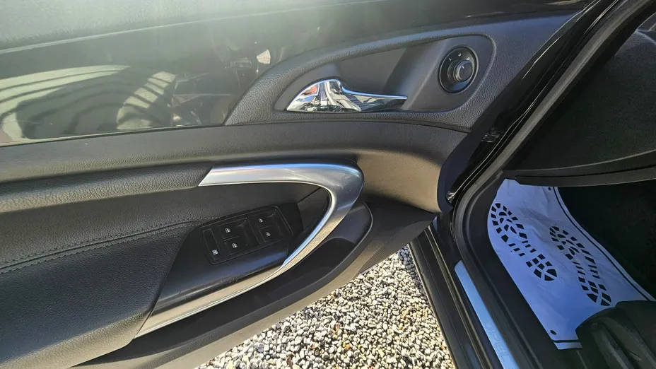 OPEL Insignia -