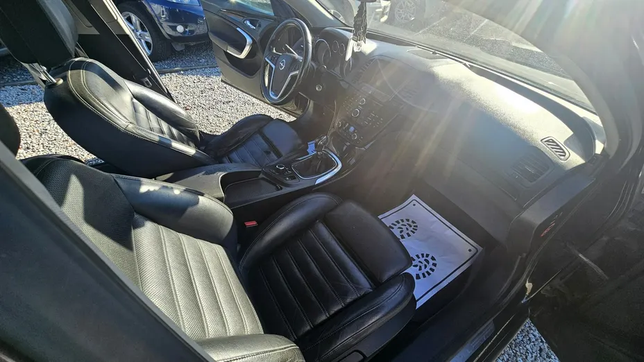 OPEL Insignia -