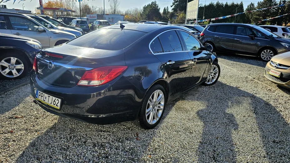OPEL Insignia -