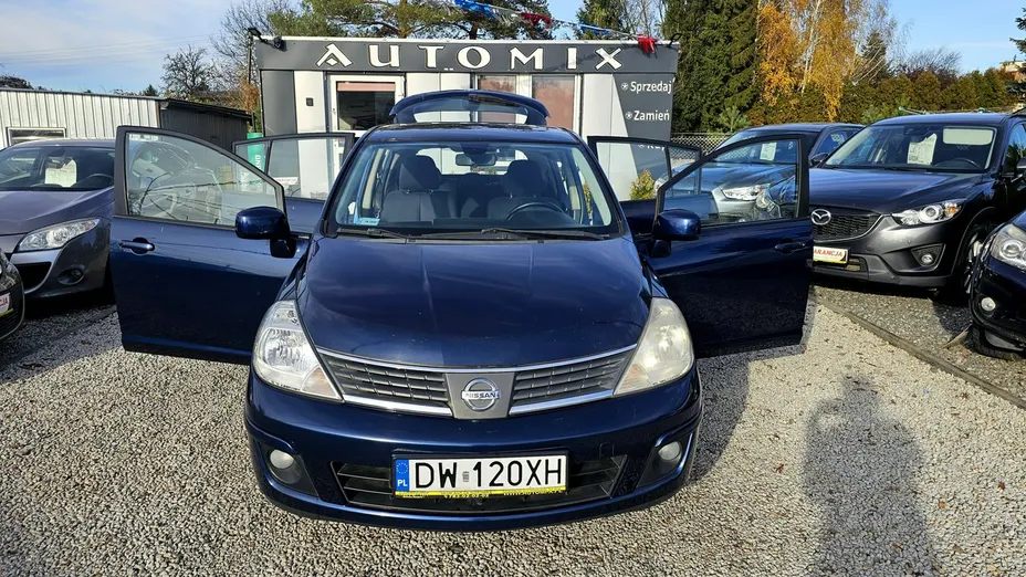 NISSAN Tiida -
