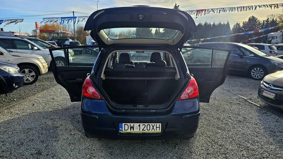 NISSAN Tiida -