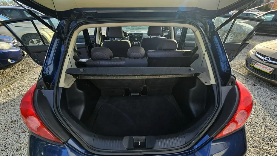 NISSAN Tiida -