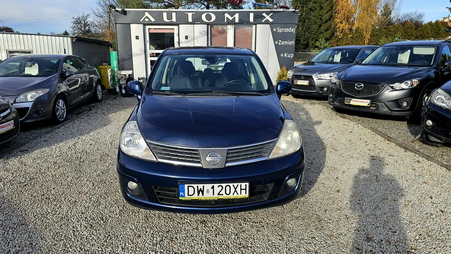 NISSAN Tiida -