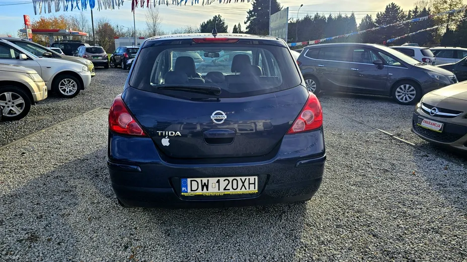 NISSAN Tiida -