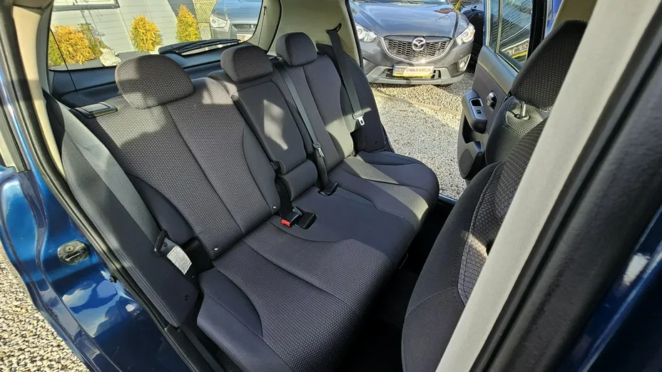 NISSAN Tiida -