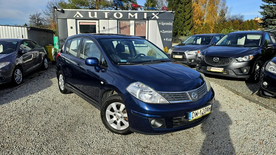NISSAN Tiida -