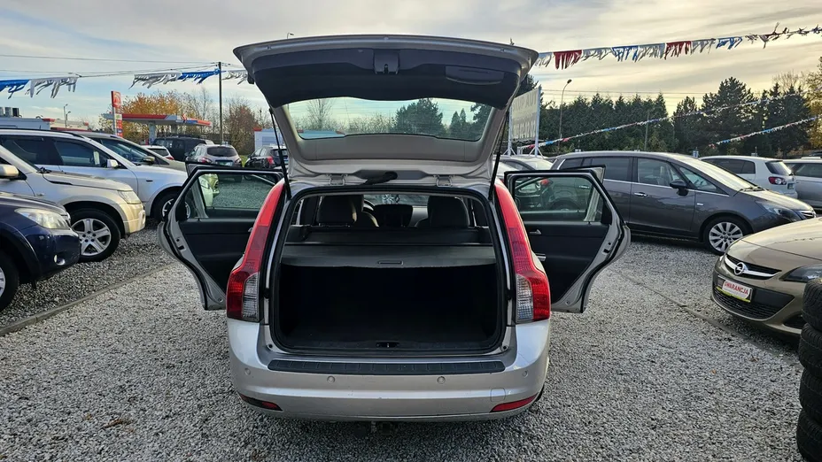 VOLVO V50 -