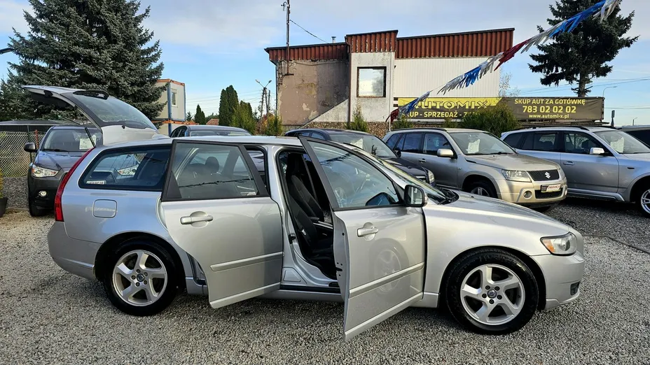 VOLVO V50 -