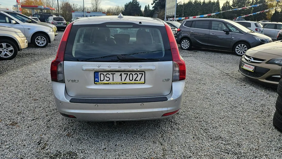 VOLVO V50 -