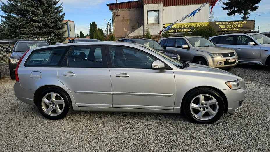 VOLVO V50 -