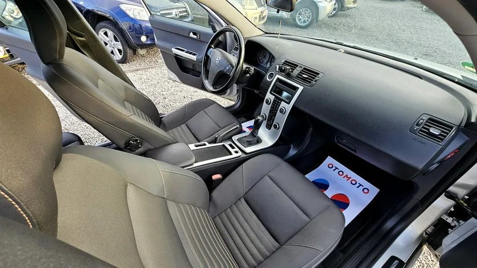 VOLVO V50 -