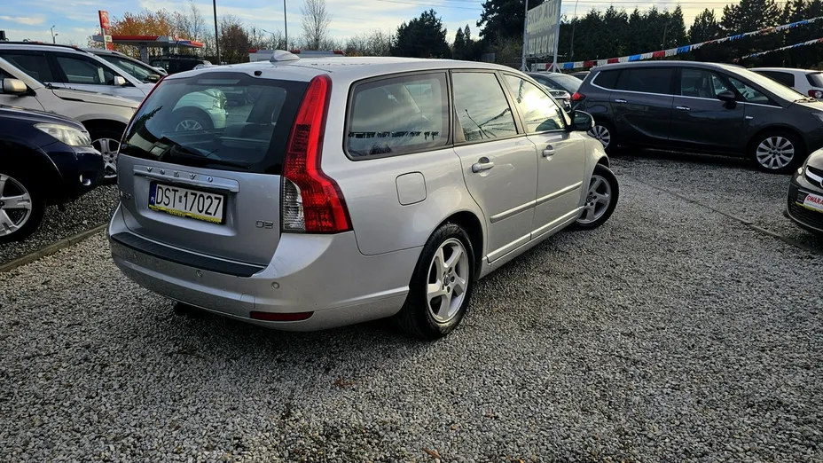 VOLVO V50 -