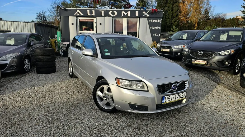 VOLVO V50 -