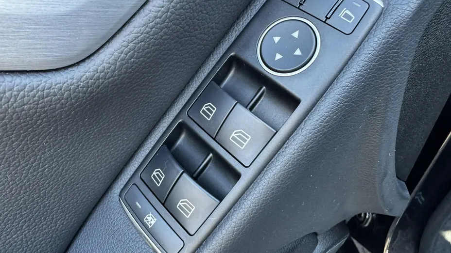 MERCEDES-BENZ C Klasa -