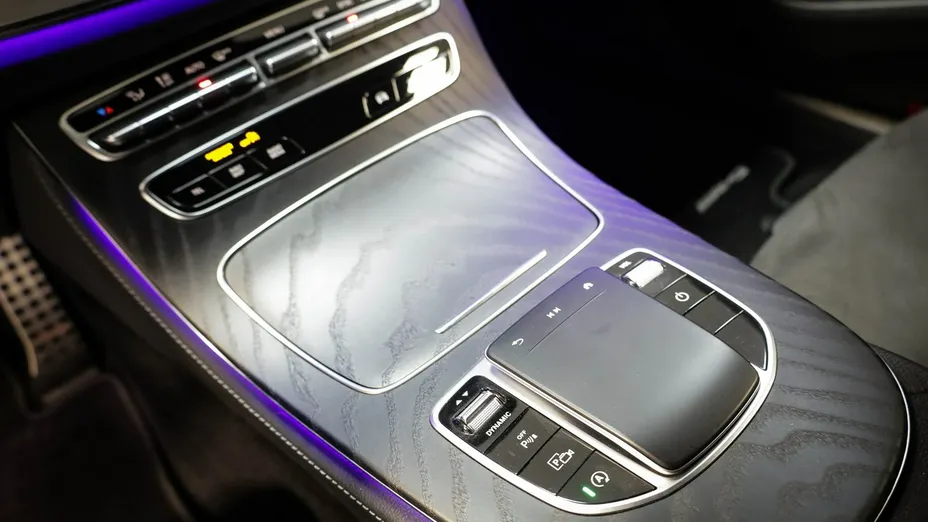 MERCEDES-BENZ E Klasa -