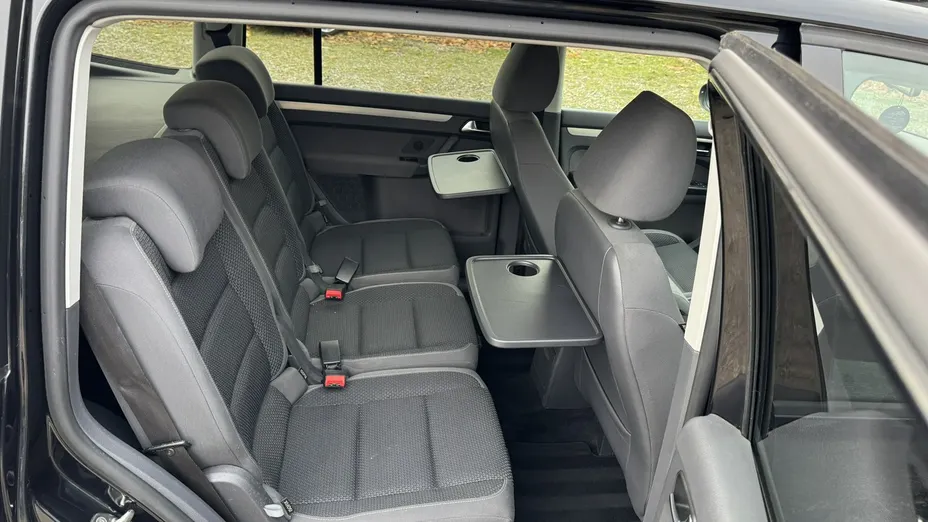 VOLKSWAGEN Touran -
