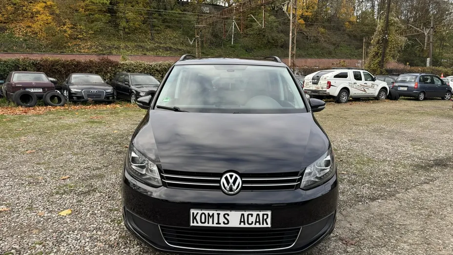 VOLKSWAGEN Touran -