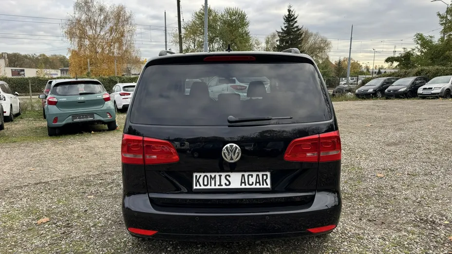 VOLKSWAGEN Touran -