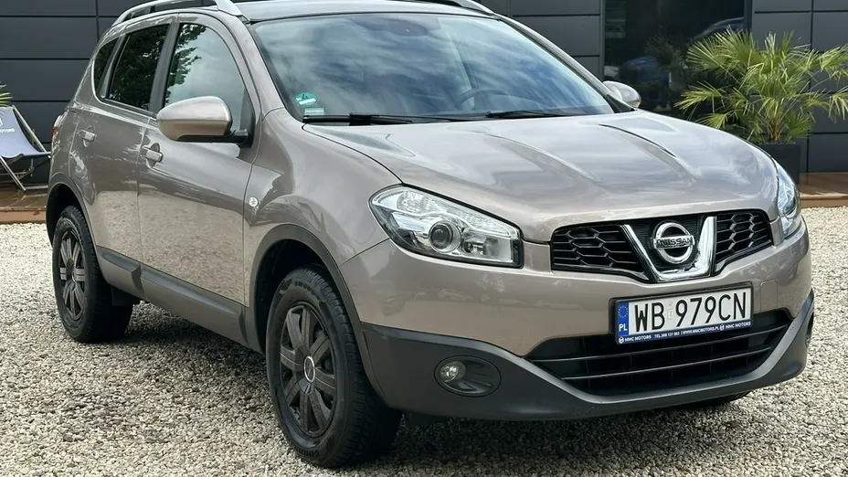 NISSAN Qashqai -