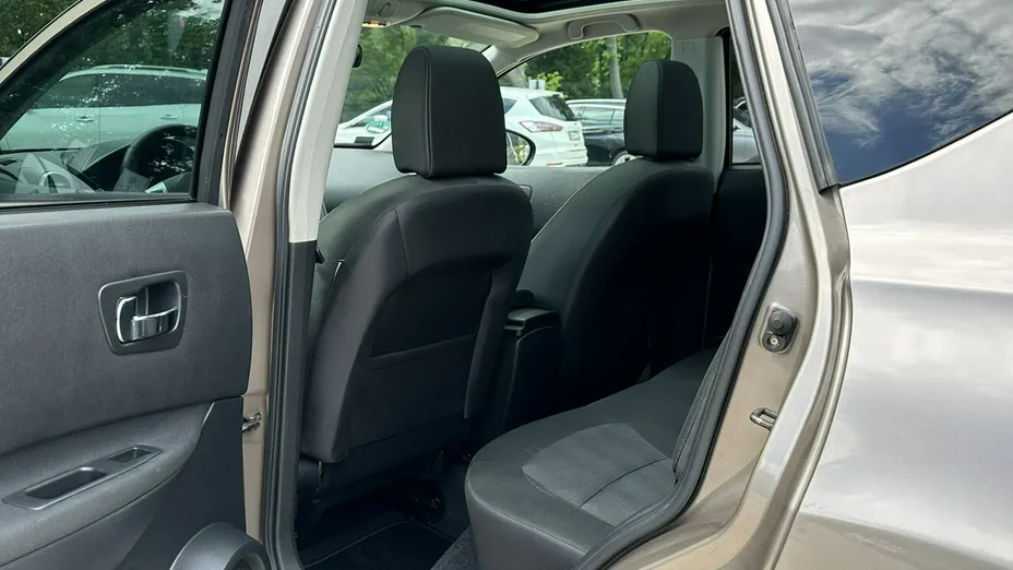 NISSAN Qashqai -