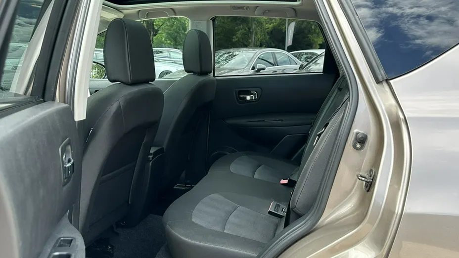 NISSAN Qashqai -