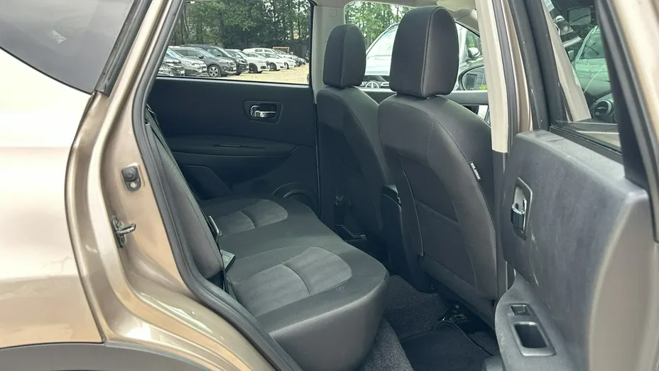 NISSAN Qashqai -