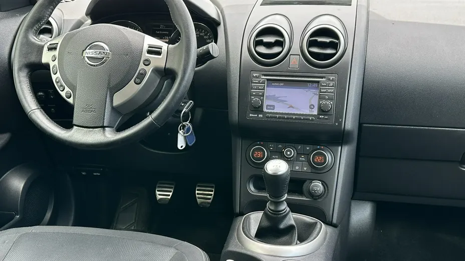NISSAN Qashqai -
