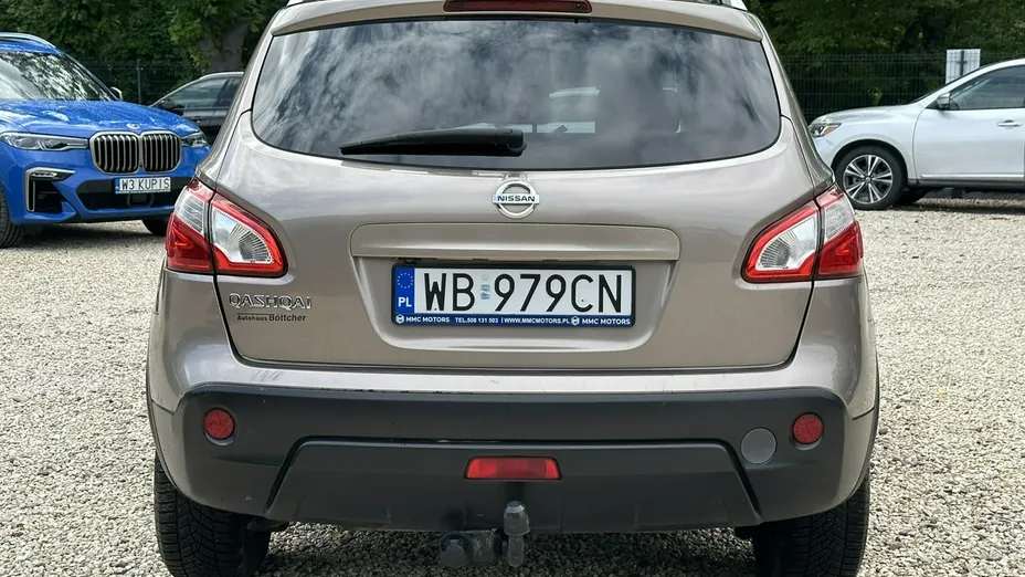 NISSAN Qashqai -