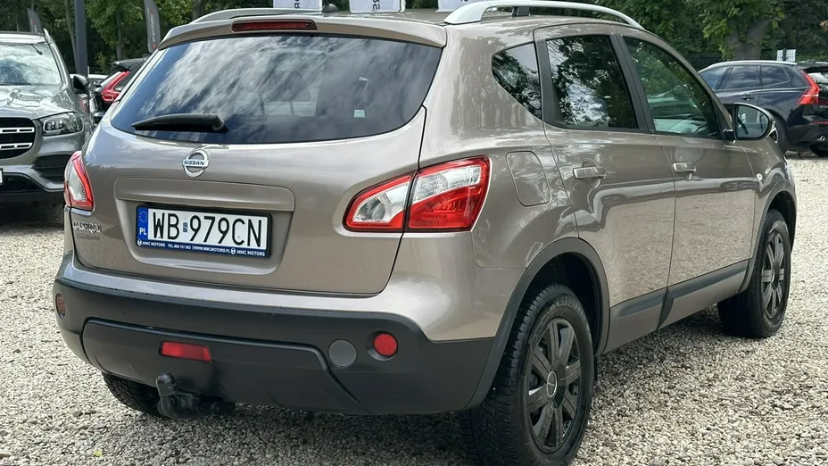 NISSAN Qashqai -