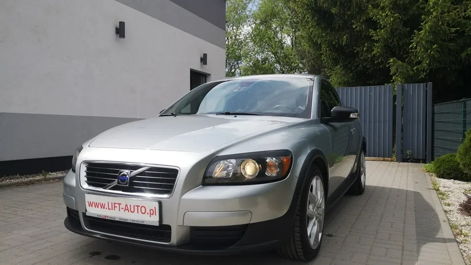 VOLVO C30 -