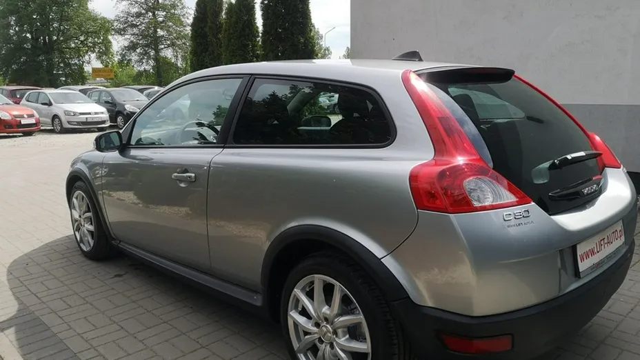 VOLVO C30 -
