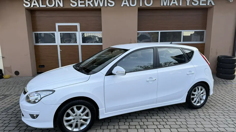 HYUNDAI i30 -