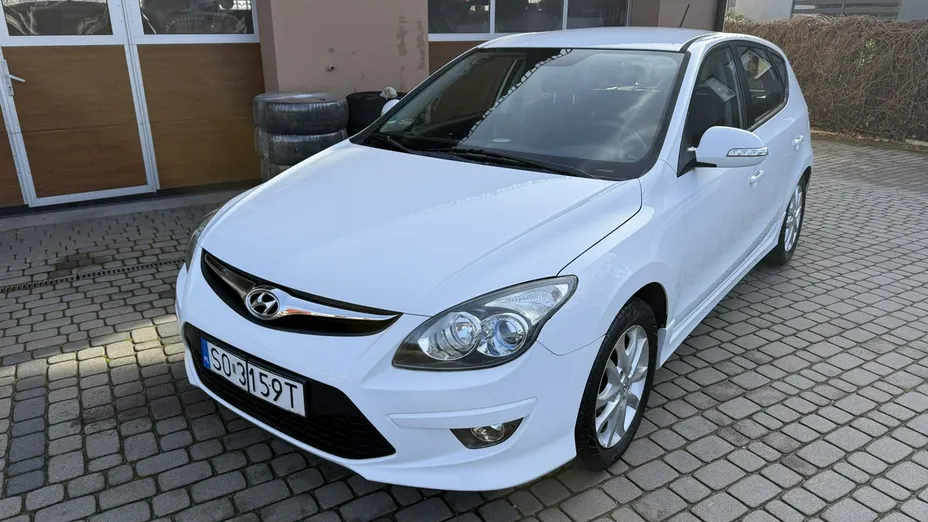 HYUNDAI i30 -