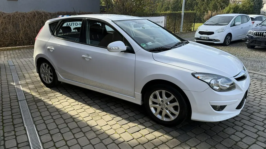 HYUNDAI i30 -