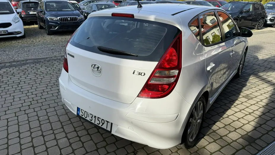 HYUNDAI i30 -