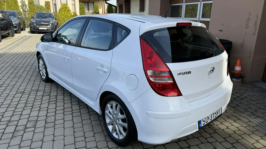 HYUNDAI i30 -