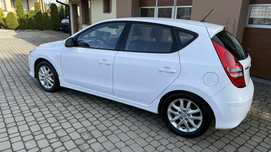HYUNDAI i30 -