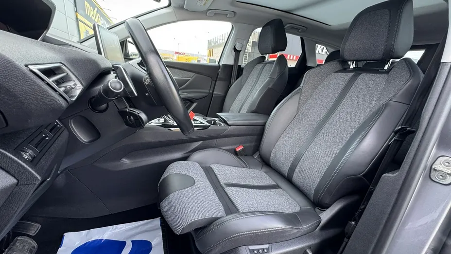 PEUGEOT 3008 -