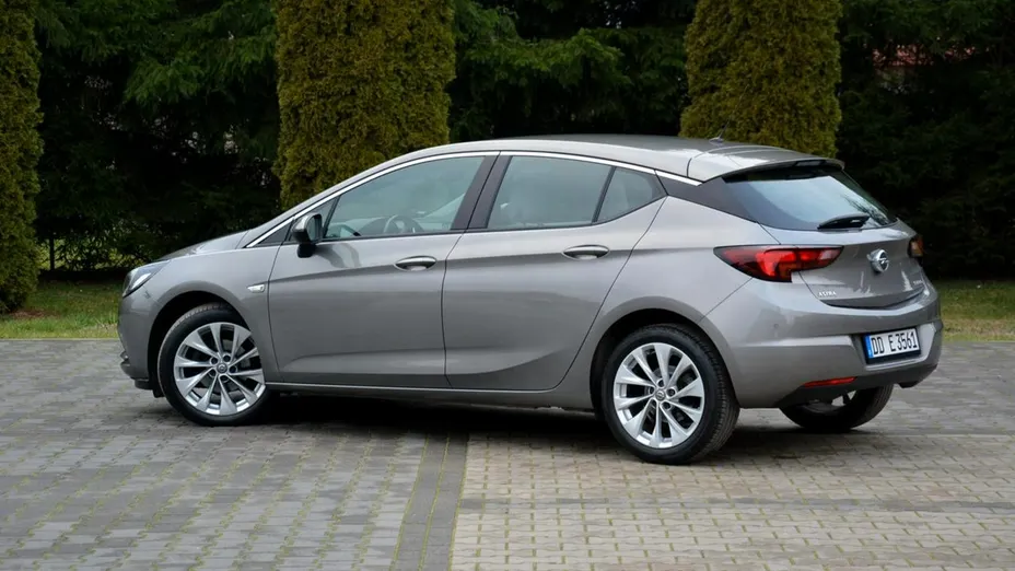 OPEL Astra -