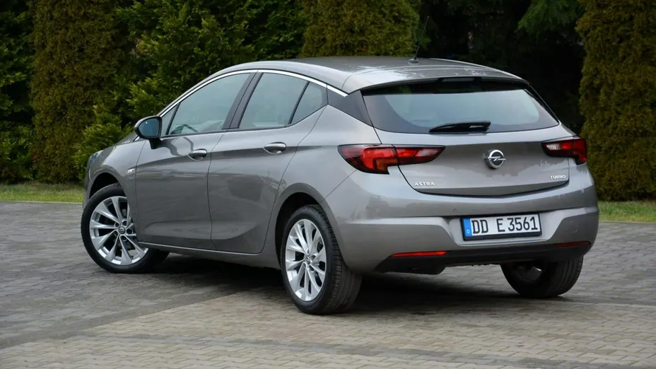 OPEL Astra -